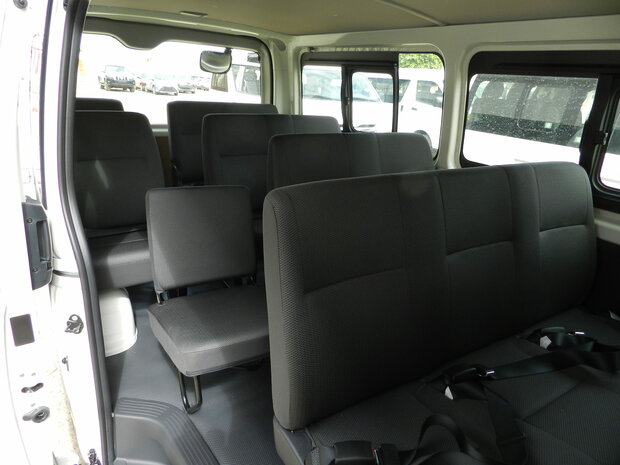 Toyota HiAce 15Seater Minibus DLX STD Roof