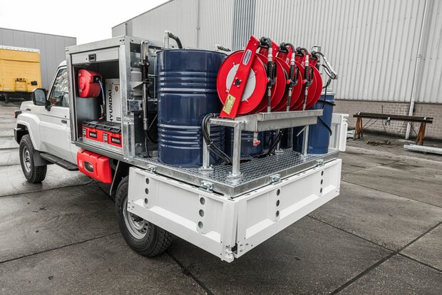 Mobile Lubrication Unit based on Landcruiser 79 single cab