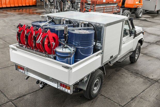 Mobile Lubrication Unit based on Landcruiser 79 single cab